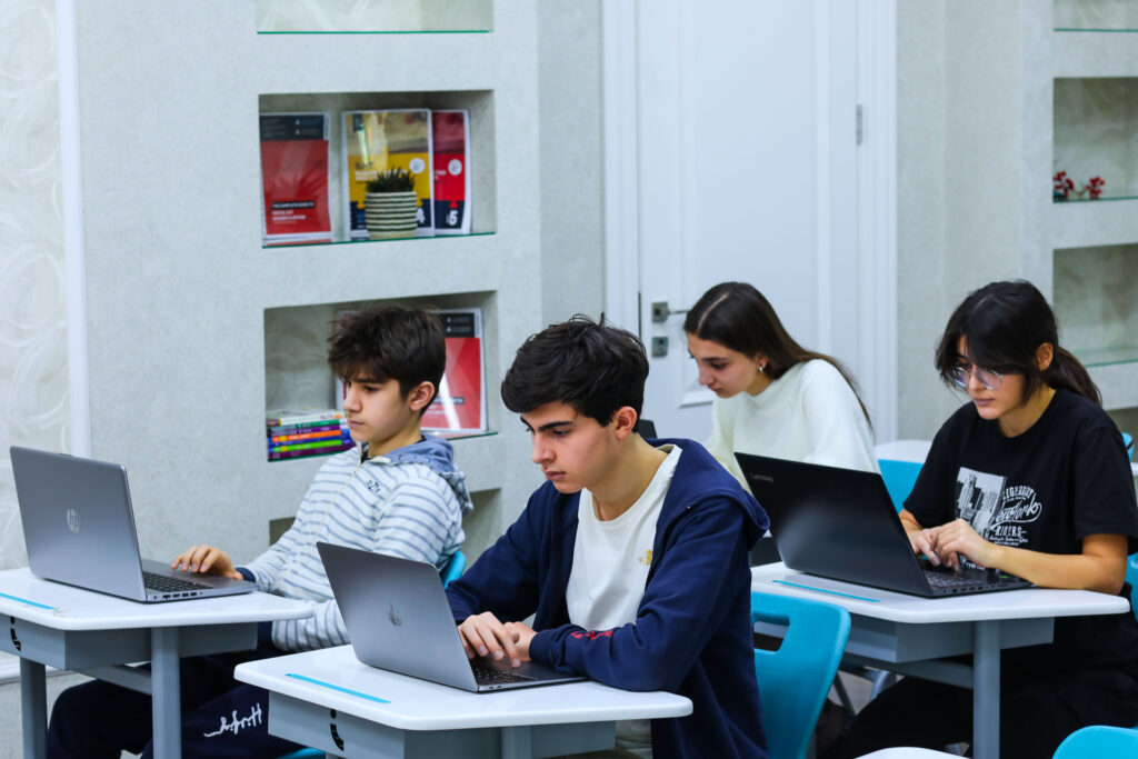 İSchool_calendar-66